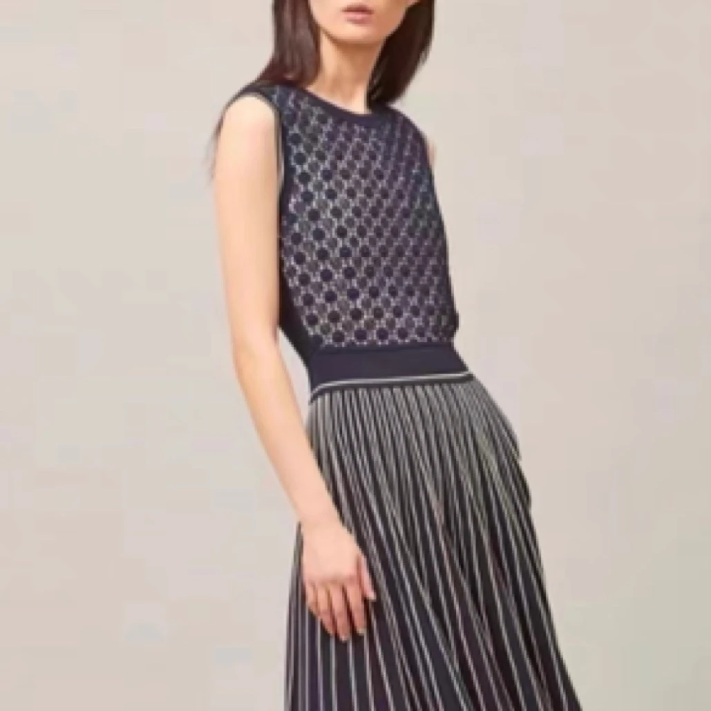 99新 TORY BURCH/汤丽柏琦 无袖圆领条纹连衣裙/L码/A03229
