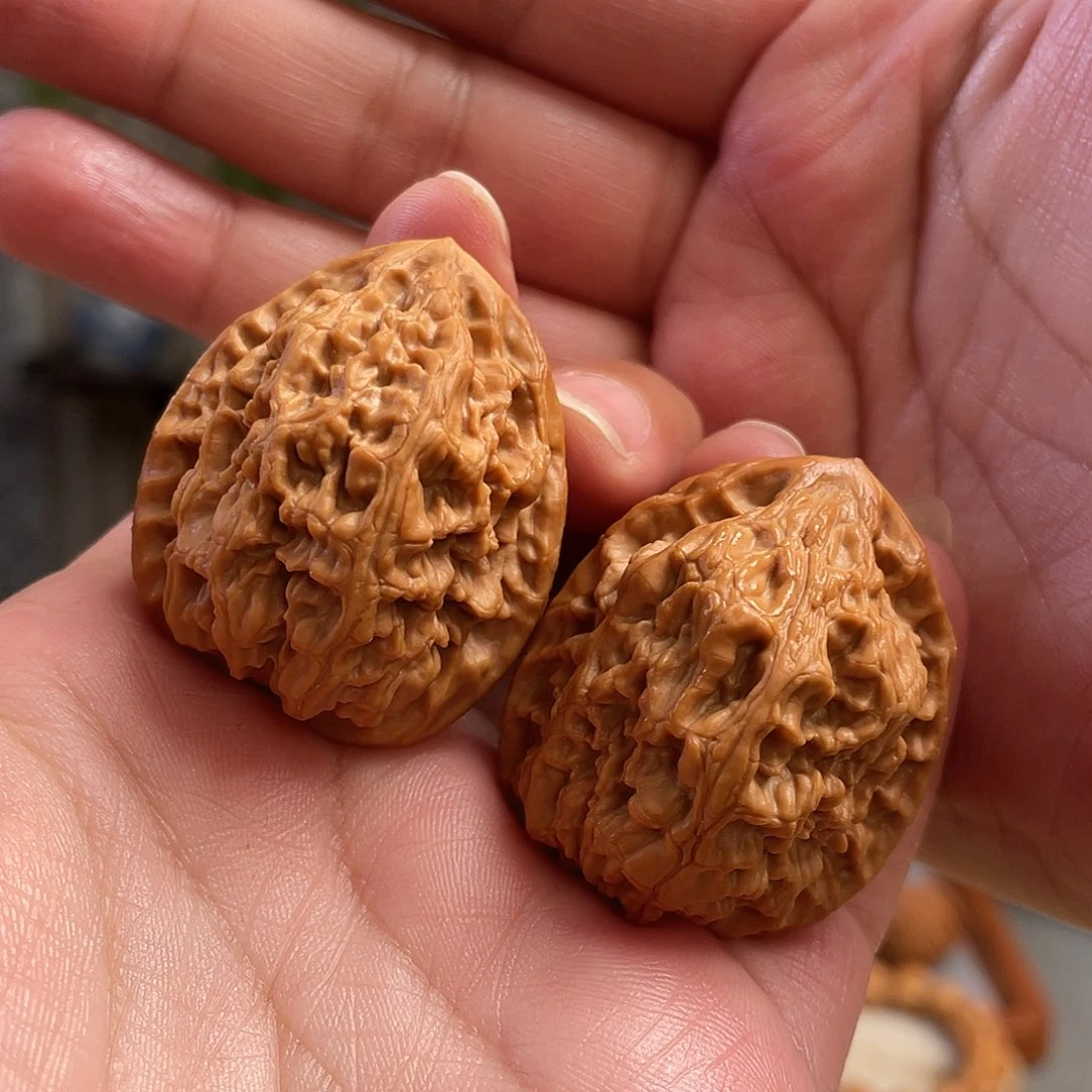桃核把件34×35尺精修打底十三陵鸡心CN01207