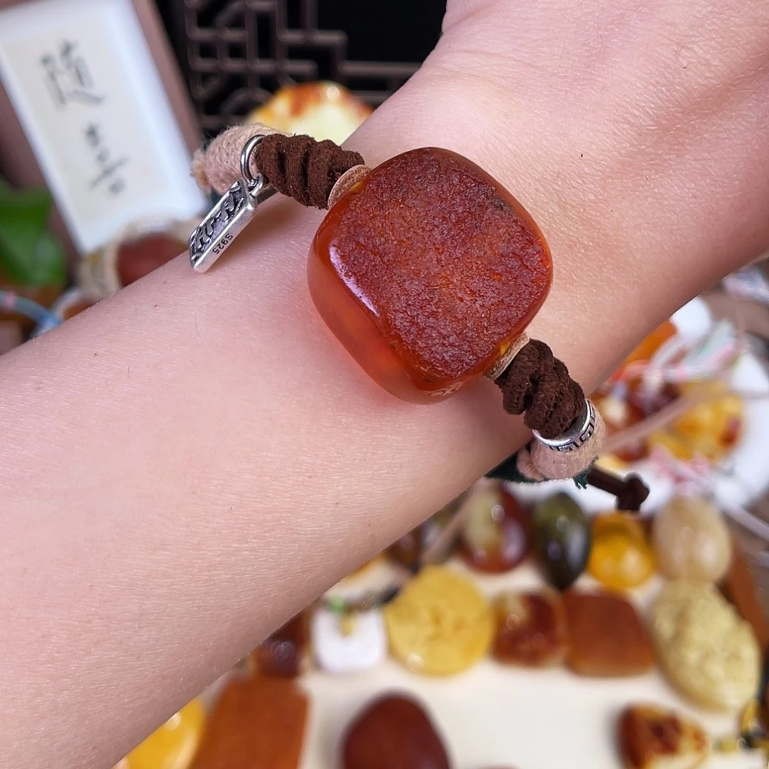 琥珀珠宝奇石未镶嵌，