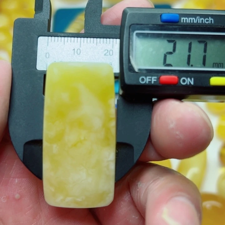 琥珀（矿物珀）未镶嵌裸石