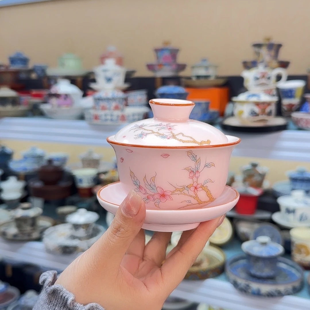 盖碗里的水煮开后放入