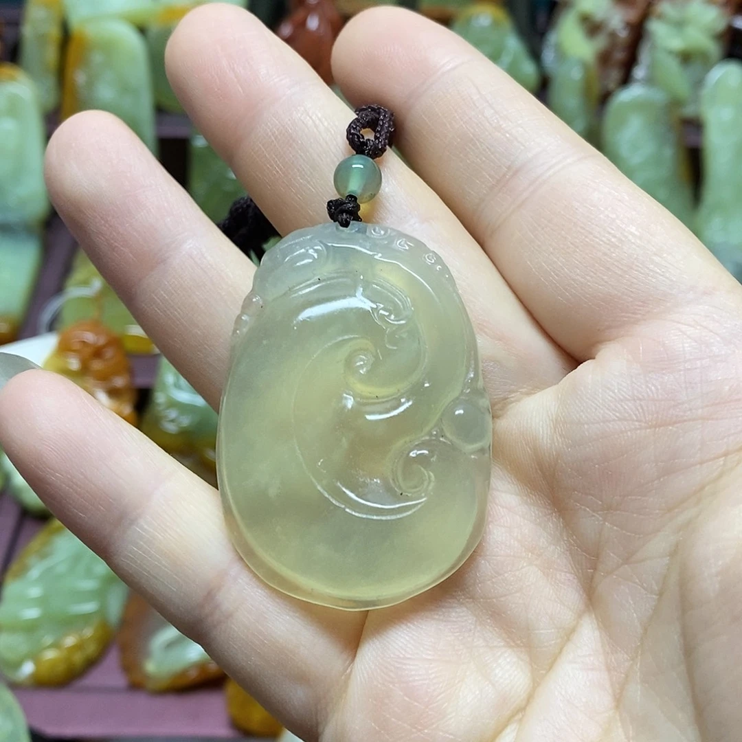 岫玉未镶嵌吊坠(赠链)