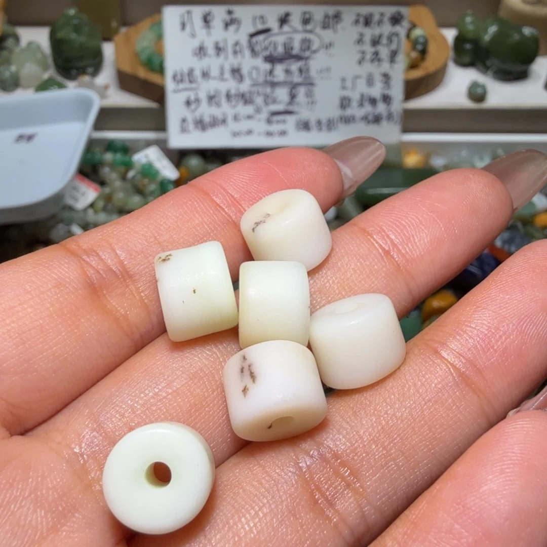 和田玉未镶嵌珠宝奇石