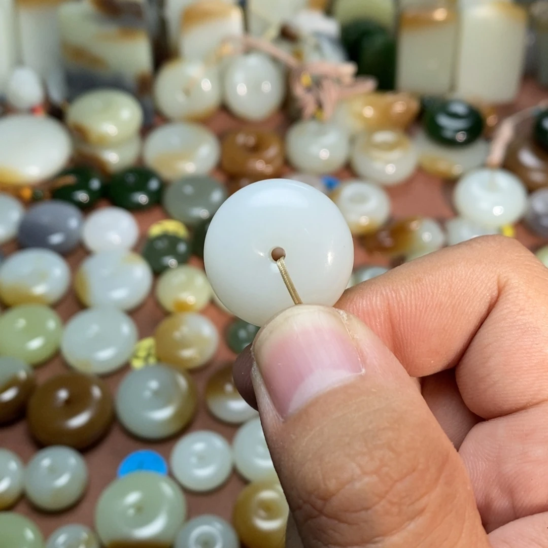 鱼***日和田玉未镶嵌吊坠(不含链)