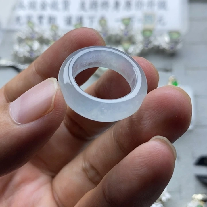 未镶嵌定制翡翠高冰17.8mm