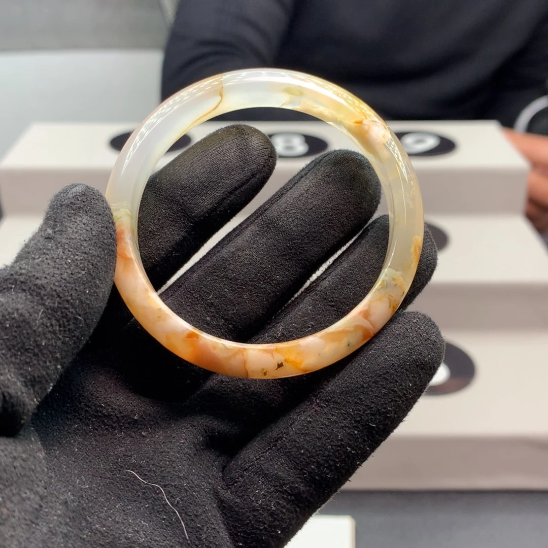 玛瑙/玉髓手镯未镶嵌满****吖