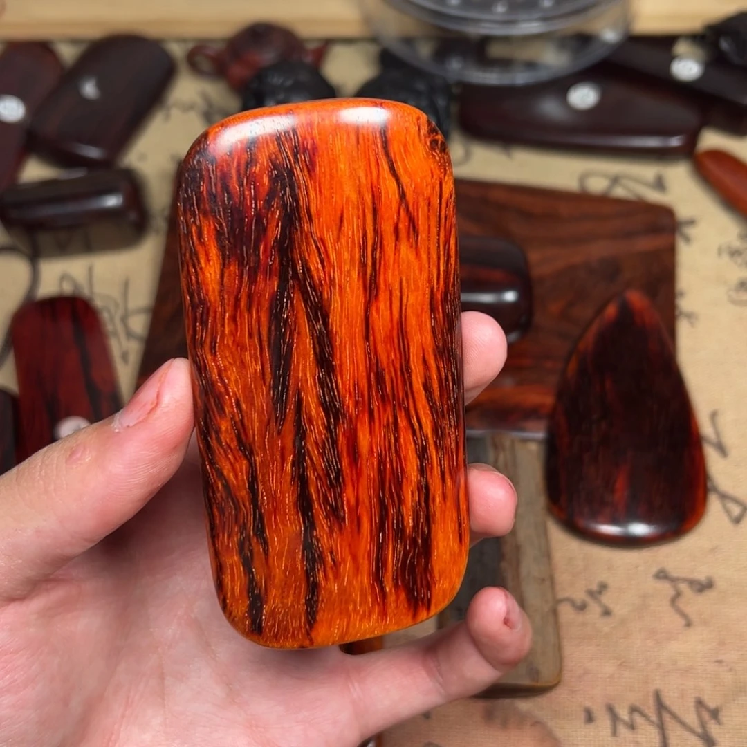 檀香紫檀（小叶紫檀）T**.