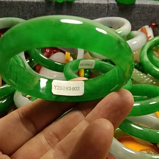 敬***天未镶嵌挂件翡翠翡翠