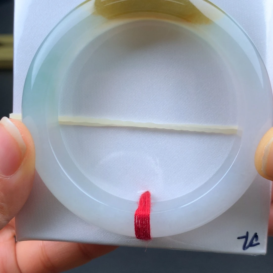 翡翠未镶嵌手镯一口糖