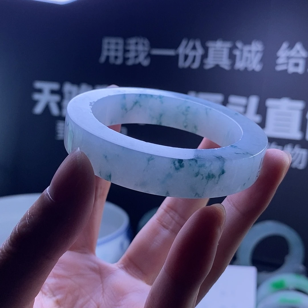 紫***城未镶嵌毛胚定制翡翠发一个