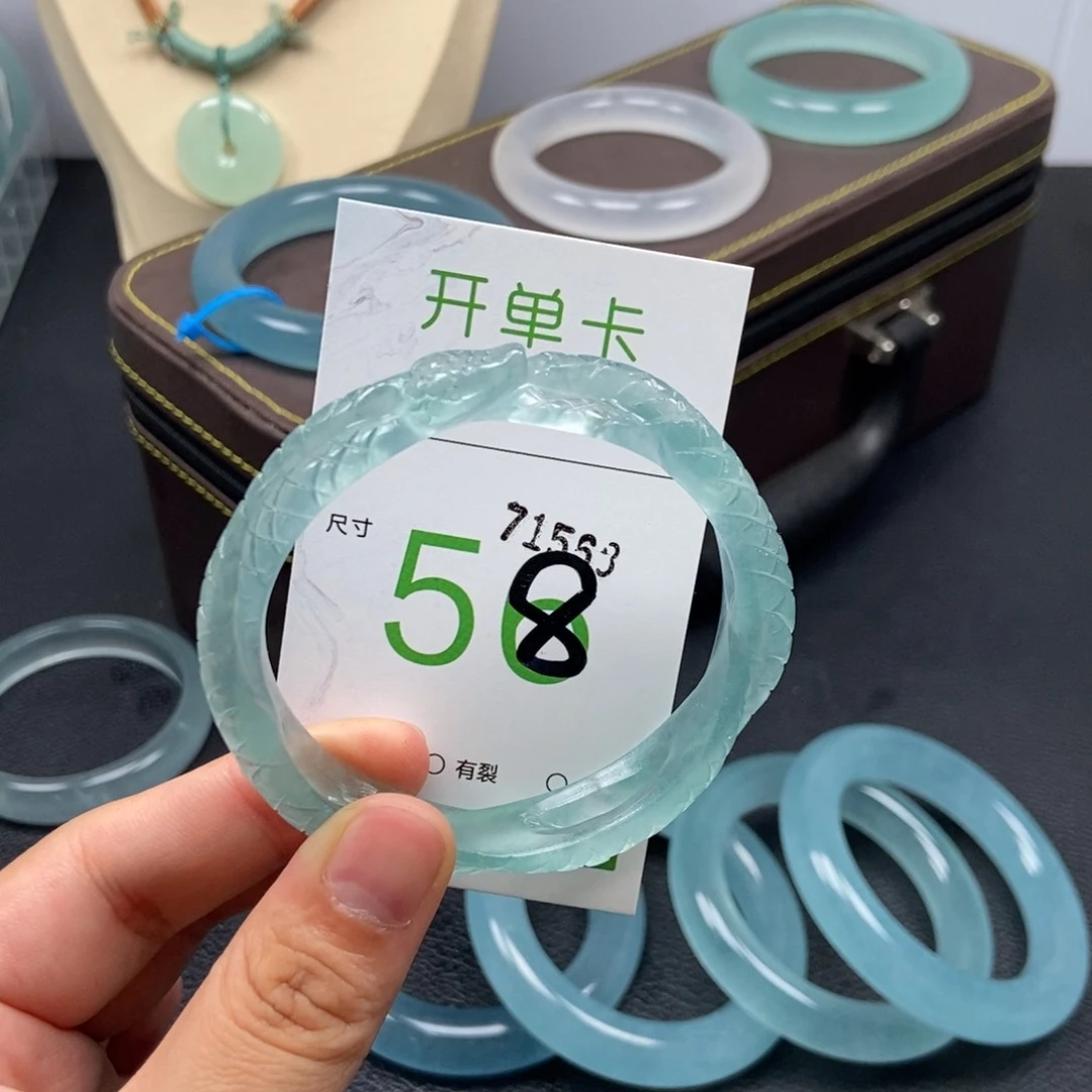 未镶嵌手镯石英质玉旅**际