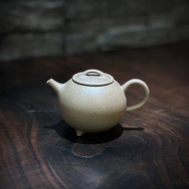 潮简正品 陈继湘 三足圆瓢壶 120cc 潮州手拉朱泥壶 全手工紫砂壶