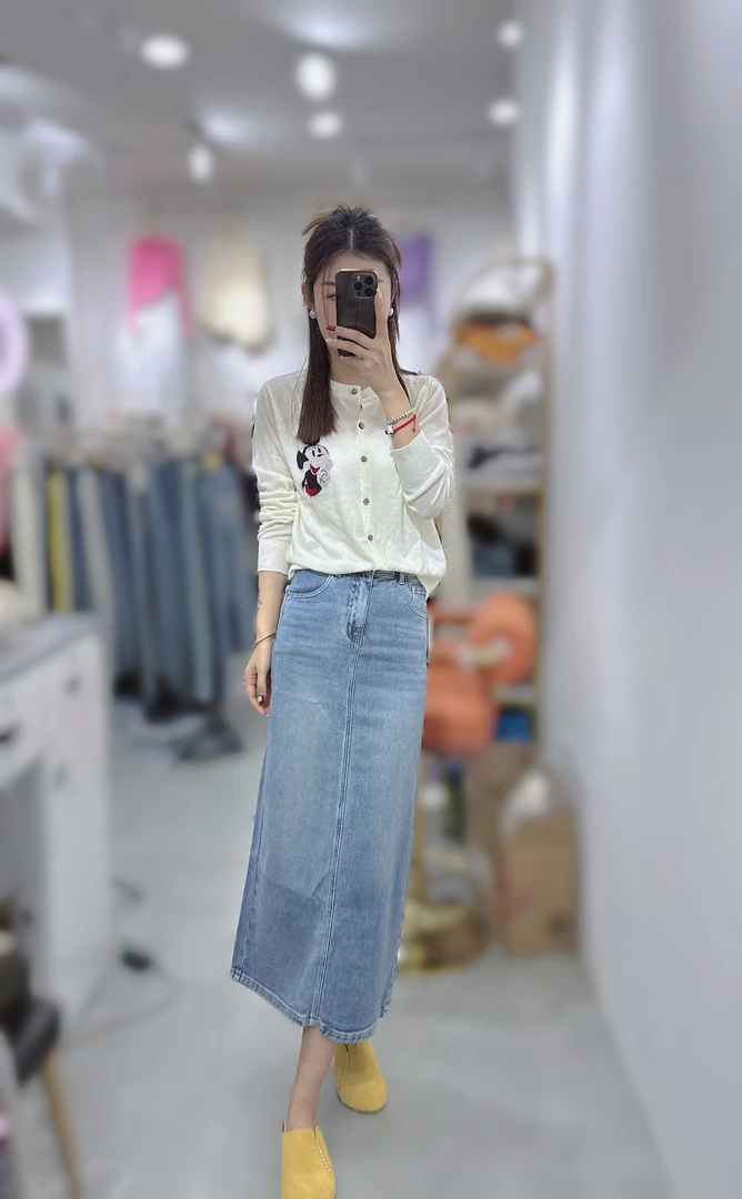 炫彩阁22301【腰边蕾丝设计牛仔长款半身裙】