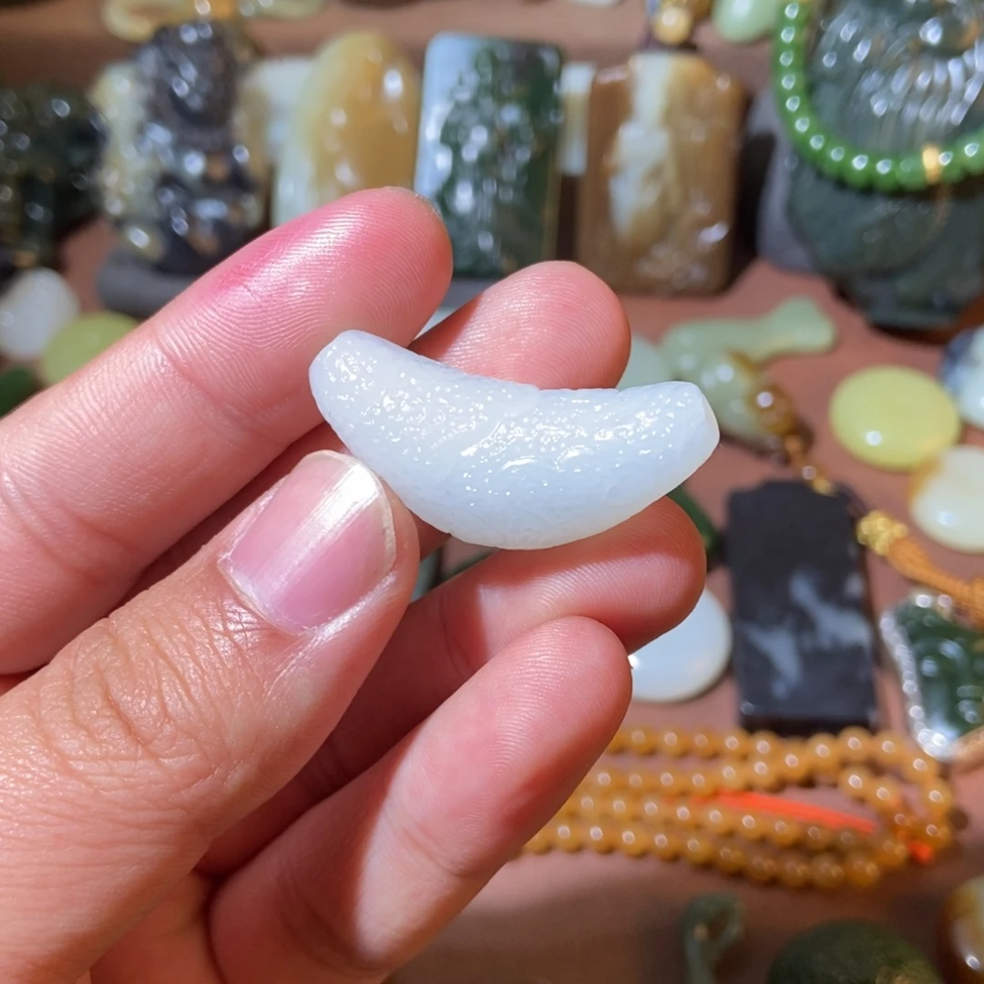 和田玉未镶嵌挂件