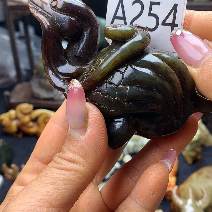 和田玉未镶嵌车挂