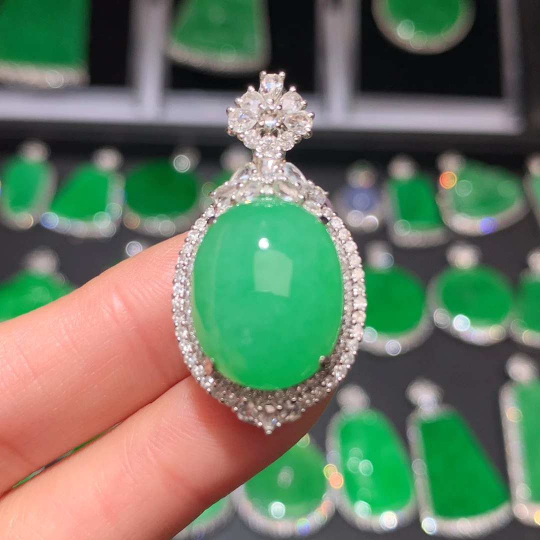 翡翠颈饰18K金镶嵌翡翠