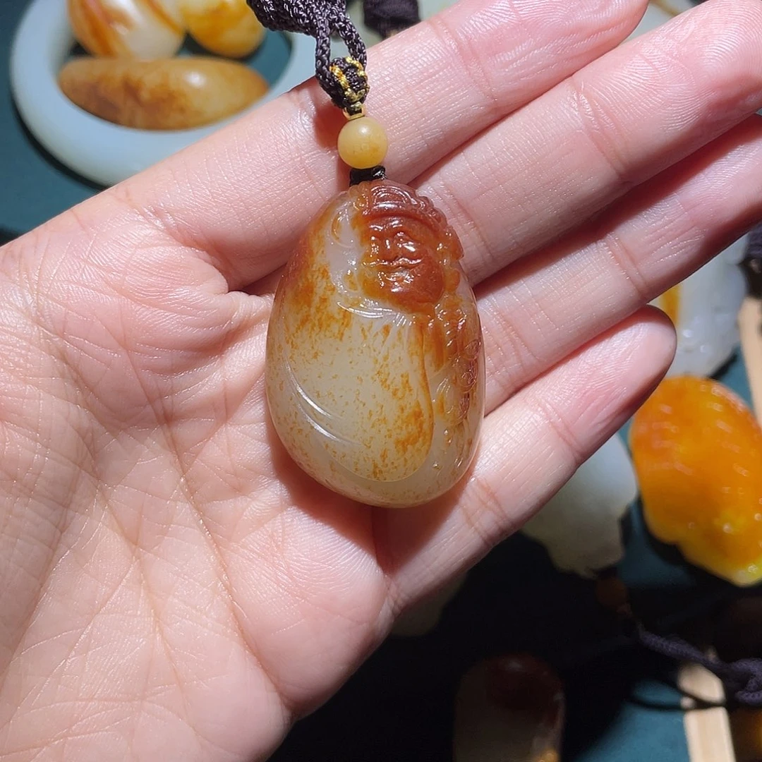 昆***枣和田玉未镶嵌颈饰