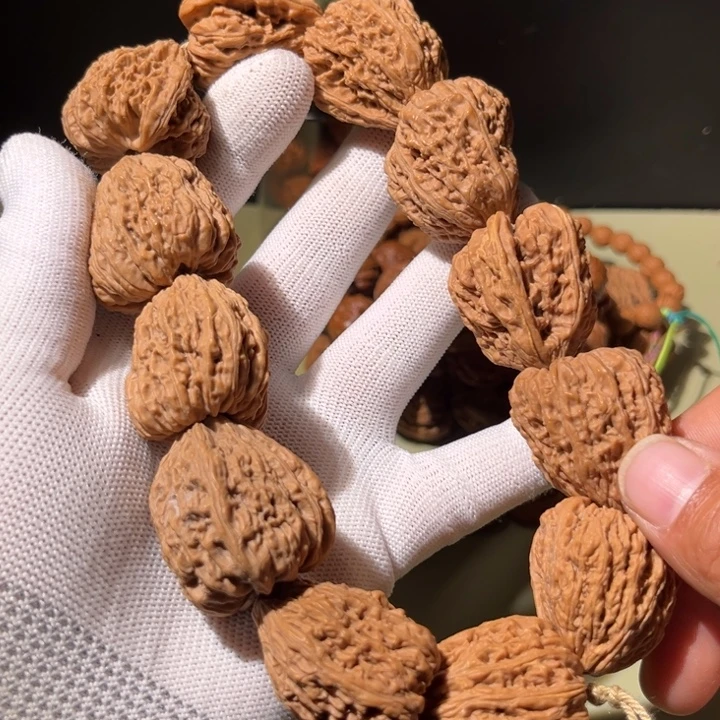 文玩核桃手串…………15