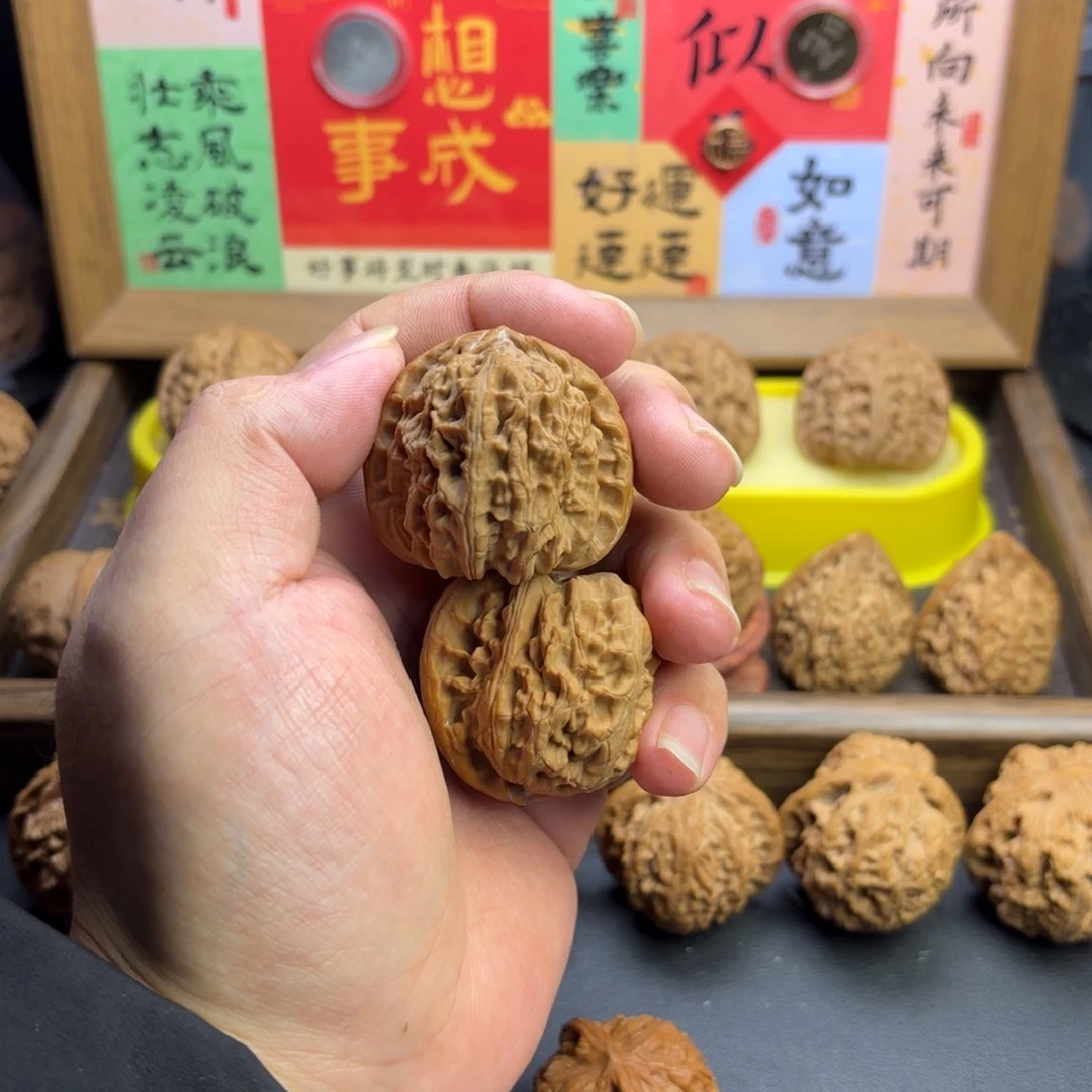 黎***明把件文玩核桃白狮子