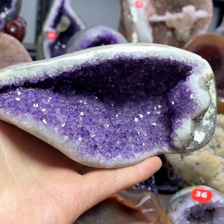 水晶摆件未镶嵌捡漏