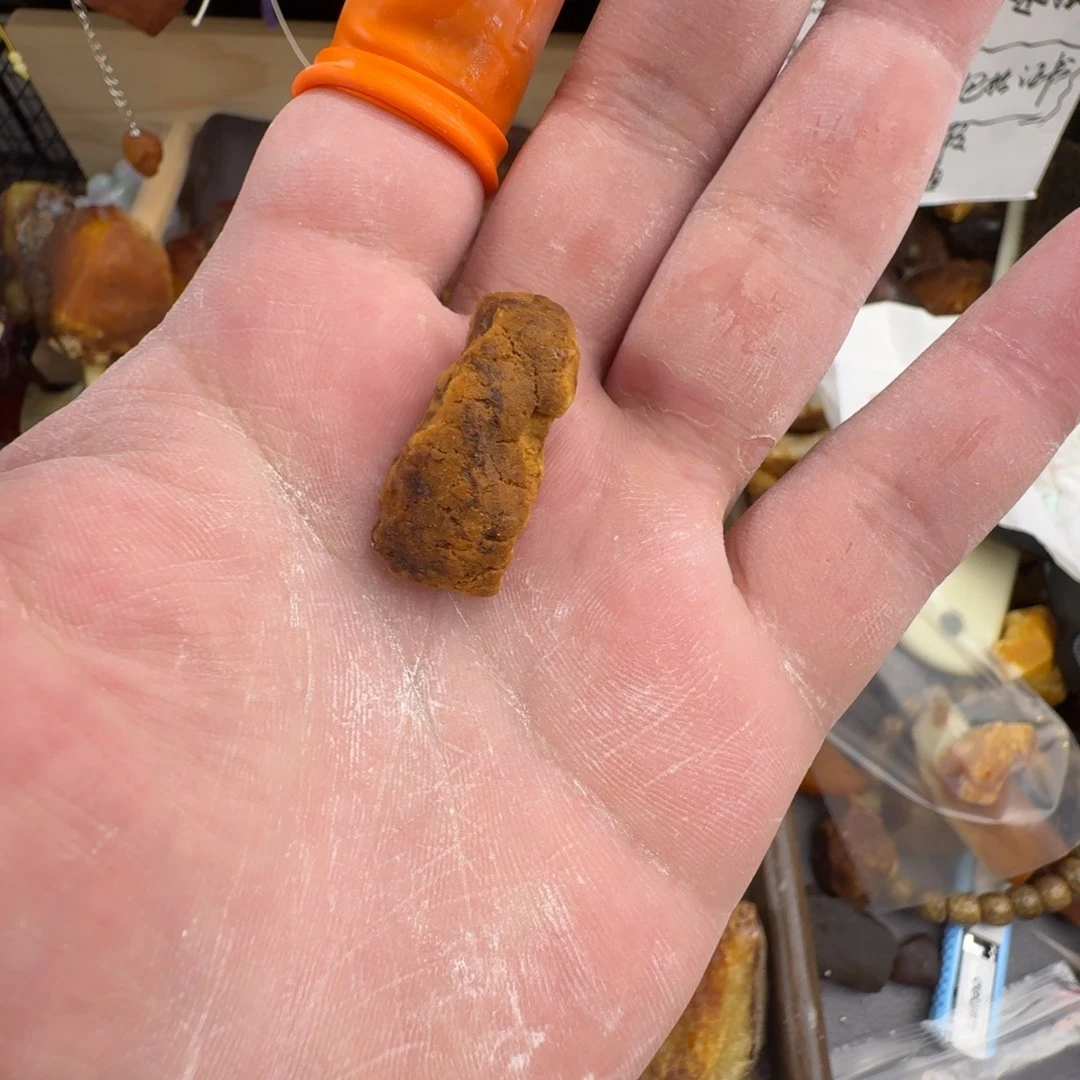 焱***T琥珀未镶嵌裸石2.5