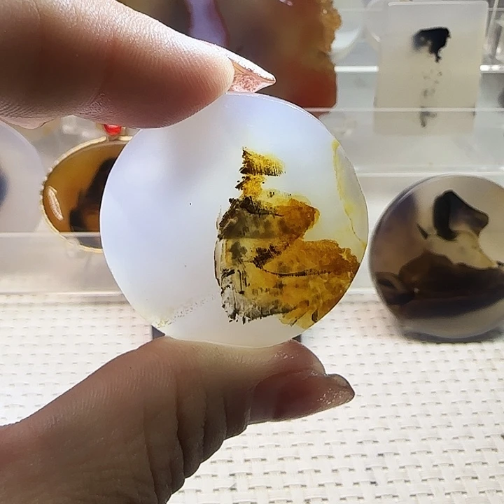 玛瑙/玉髓未镶嵌珠宝奇石