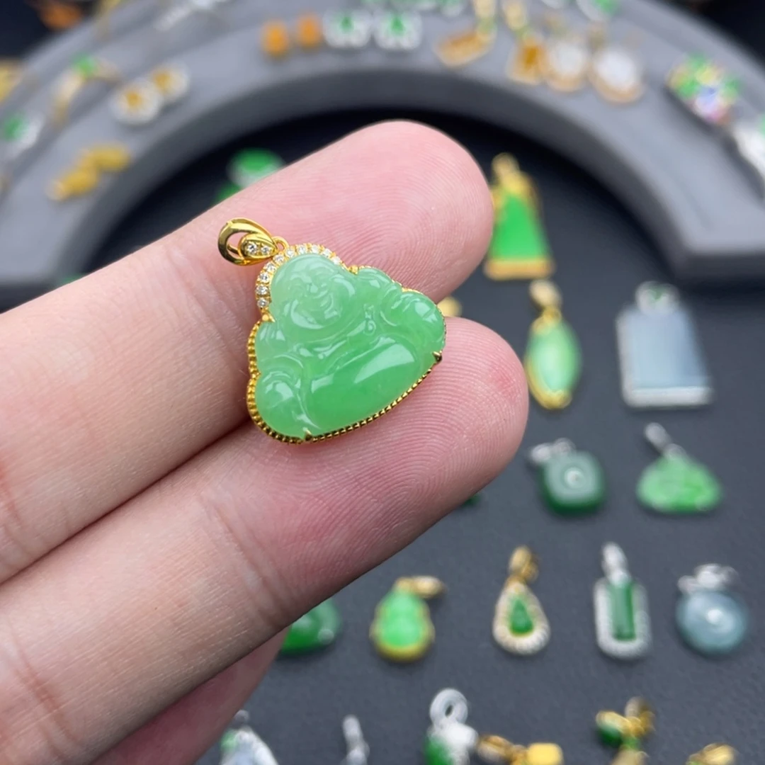 翡翠18K金镶嵌颈饰天然缅甸翡翠翡翠，18k金镶嵌