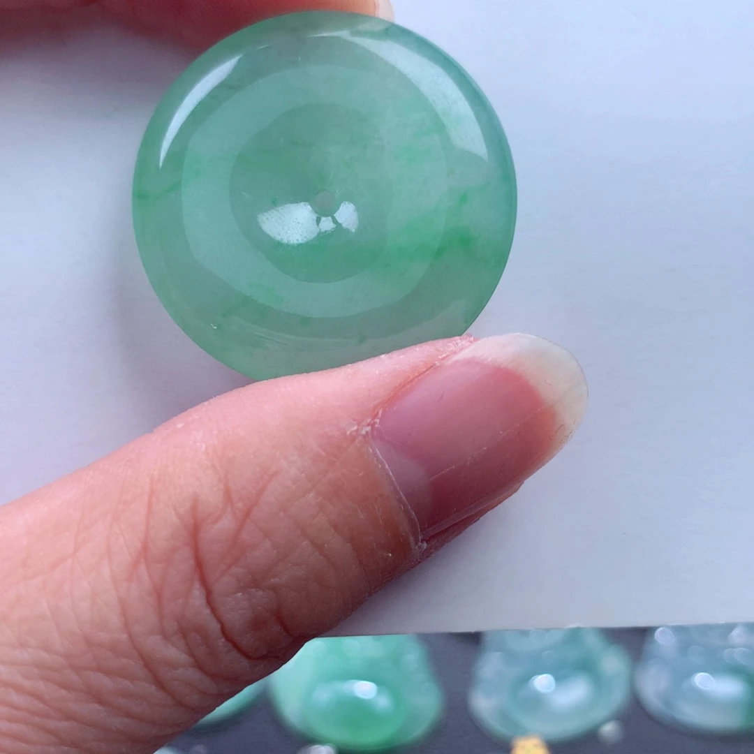 翡翠吊坠(不含链)未镶嵌五**斓