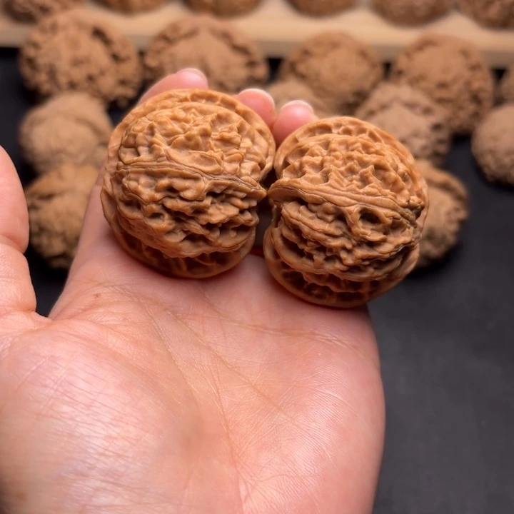 大***娃把件文玩核桃42苹果