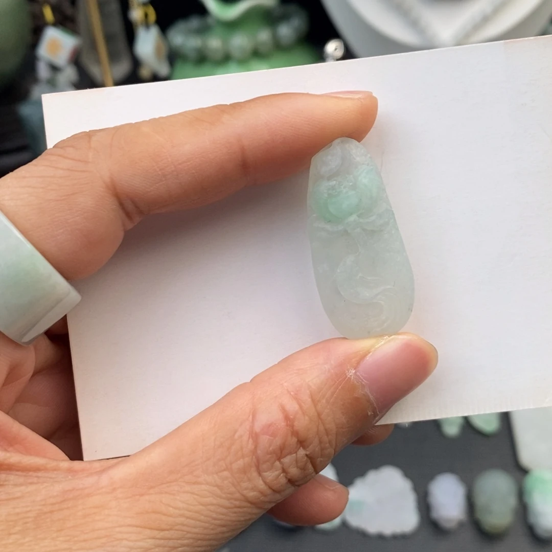 定制翡翠未镶嵌鱼戏莲花