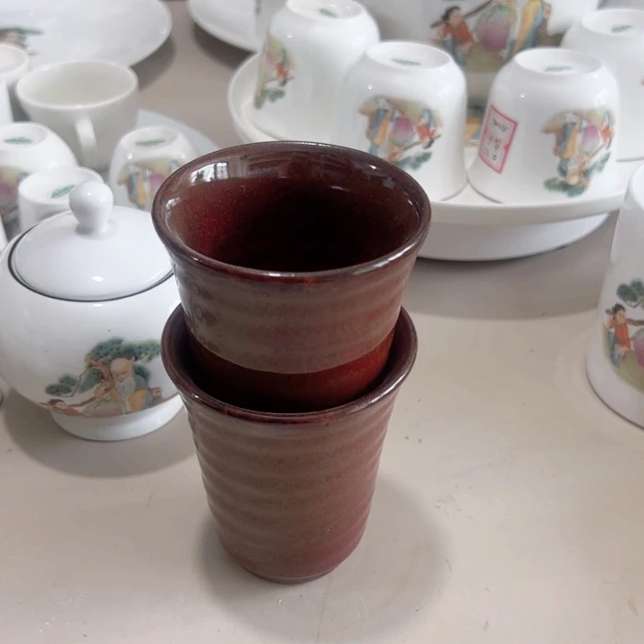 瓷片陶瓷制品杯两个