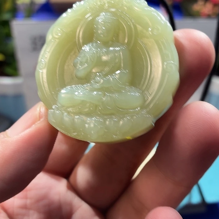颈饰未镶嵌和田玉（糖玉）