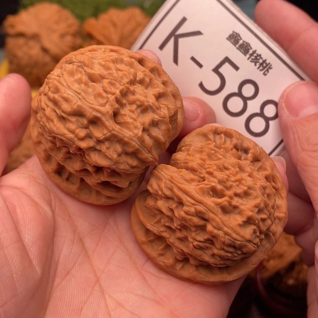 把件桃核狮子头43……