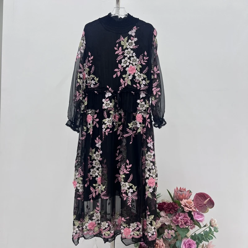 2025新款100桑蚕丝连衣裙超仙刺绣花中长款收腰真丝裙