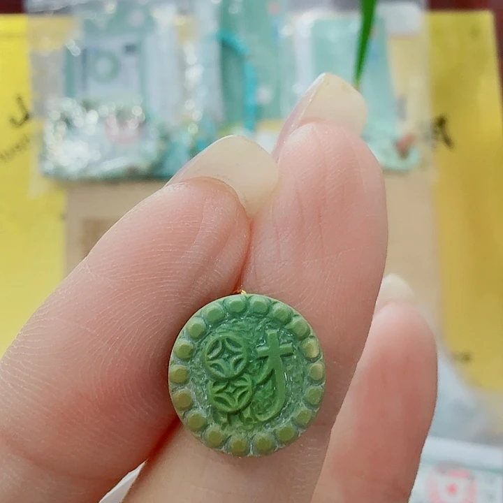 你***对绿松石未镶嵌珠宝奇石