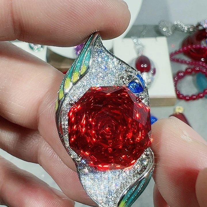 红宝石颈饰未镶嵌