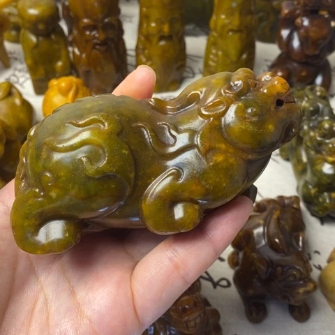 未镶嵌蛇纹石玉颈饰