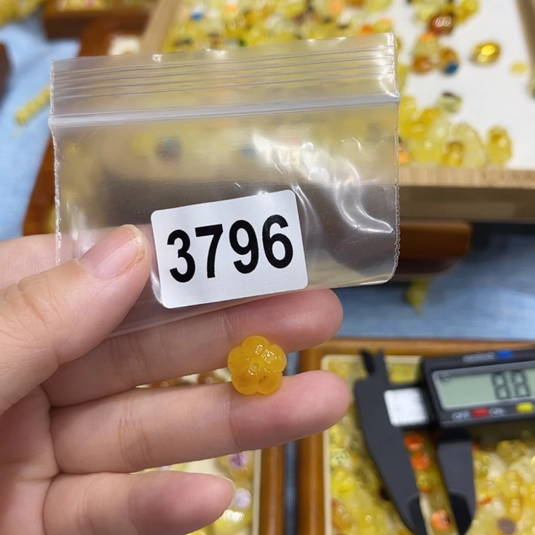 琥珀未镶嵌珠宝奇石