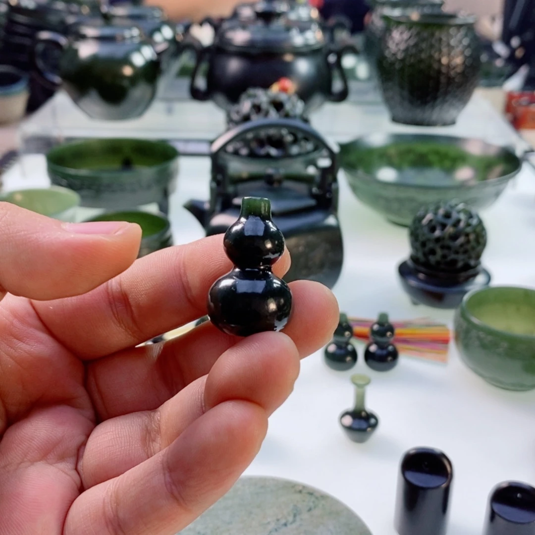 和田玉（青玉）挂件未镶嵌村*