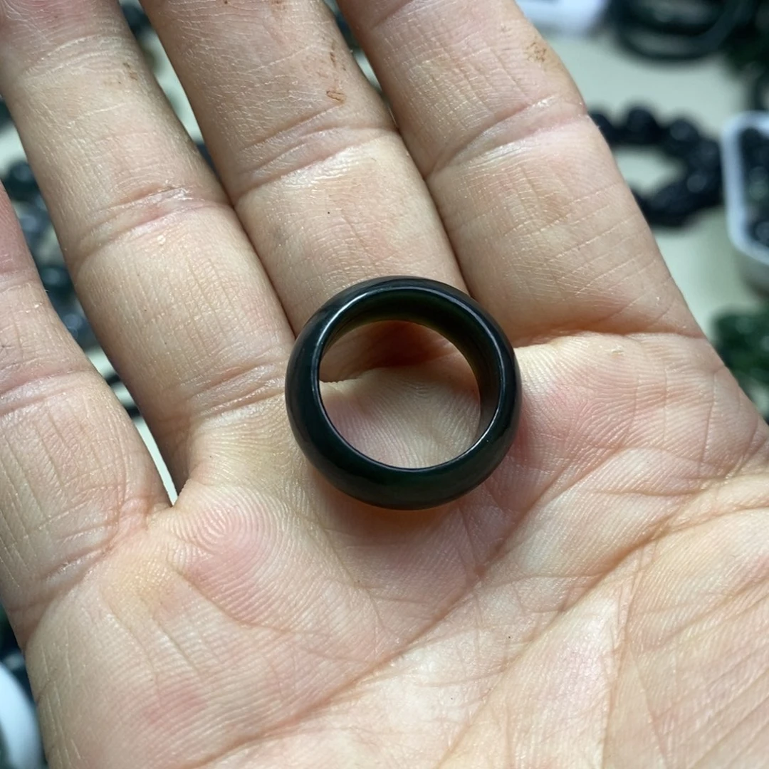 未镶嵌手链和田玉回****和田黑青玉卡17.4戒指