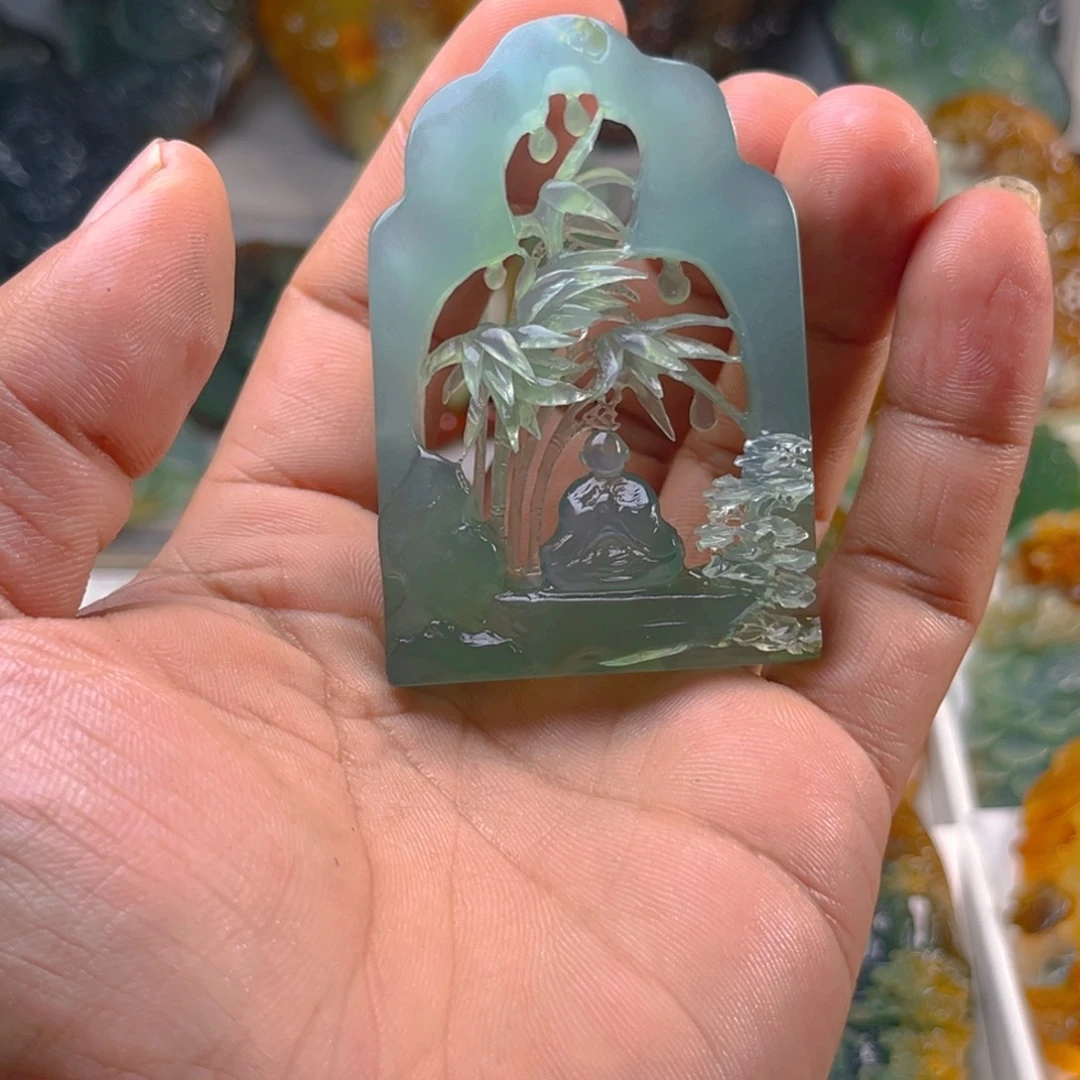 清***行未镶嵌蛇纹石玉颈饰