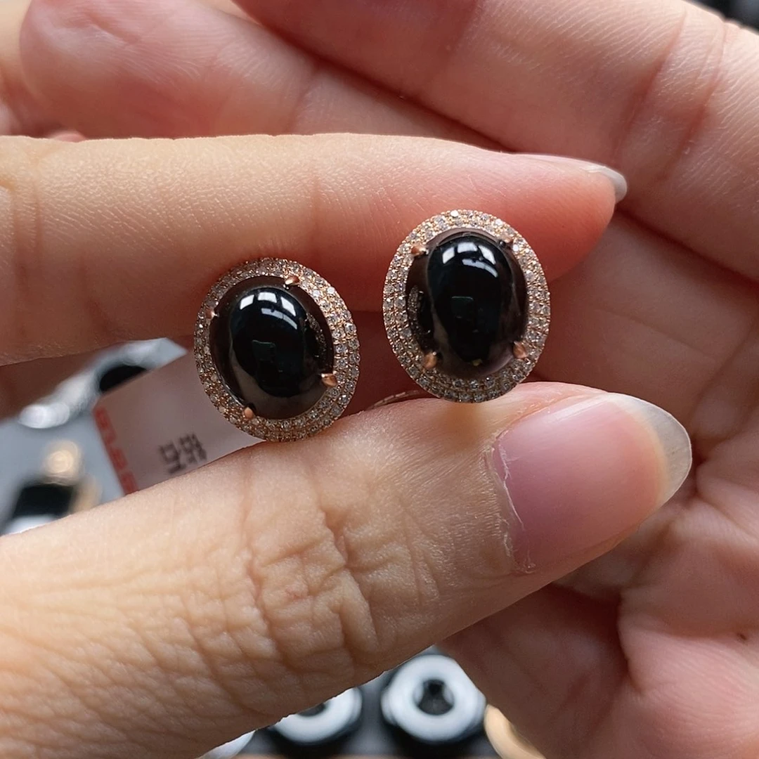 18K金镶嵌翡翠耳饰墨翠