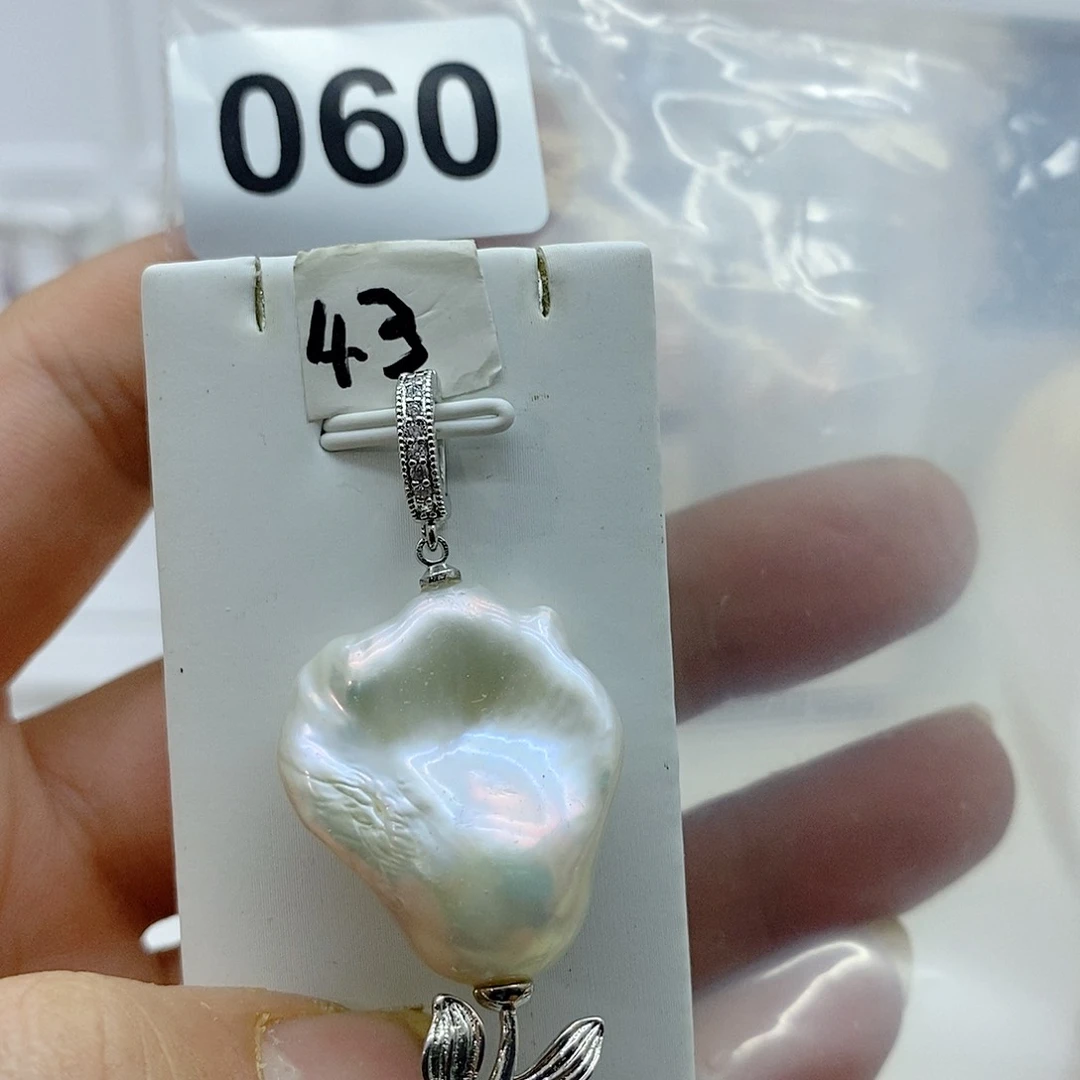 淡水珍珠颈饰合金