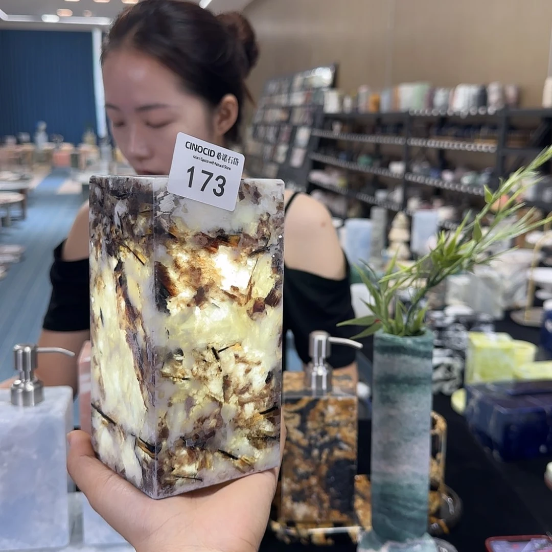 173千山暮雪氛围灯