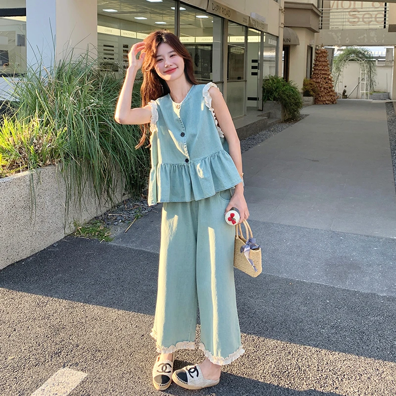 浅蓝色木耳边拼接牛仔马甲套装女2025夏复古宽松显瘦阔腿裤两件套