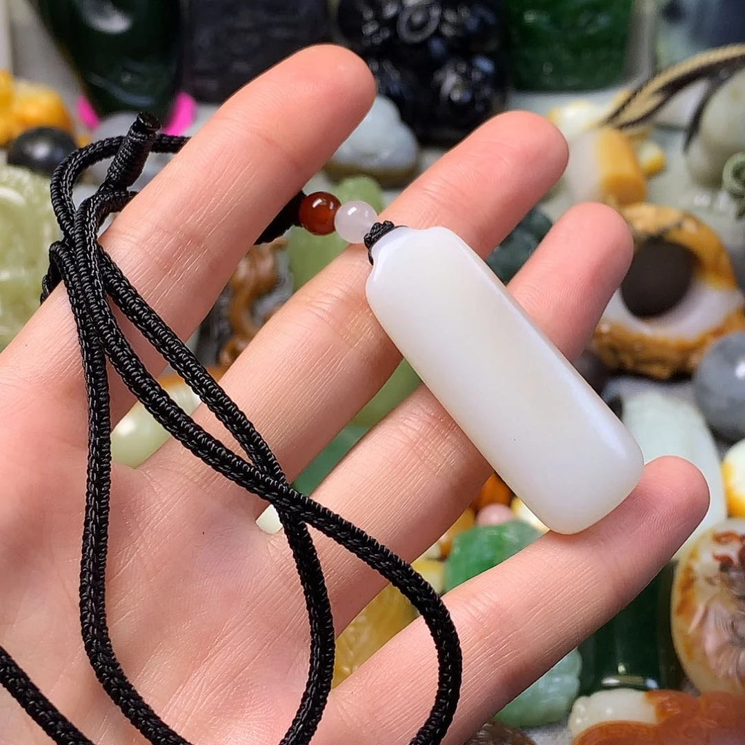 未镶嵌和田玉挂件天**莲