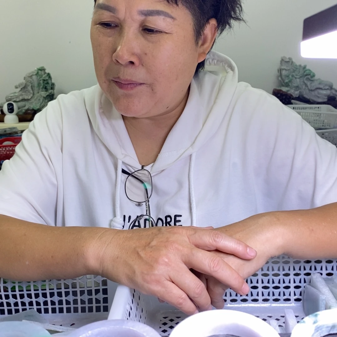 未镶嵌定制翡翠香姐