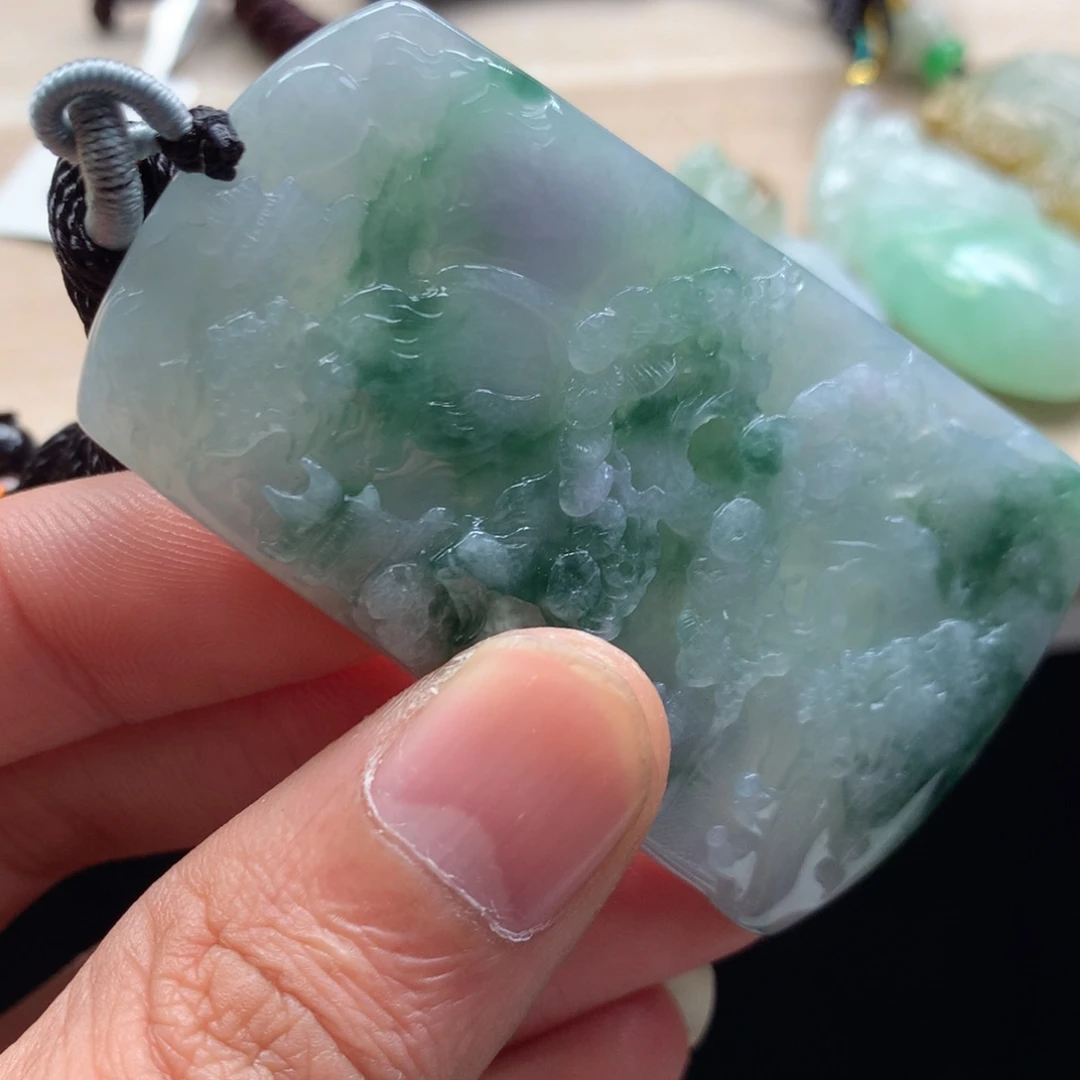 颈饰未镶嵌翡翠吊坠