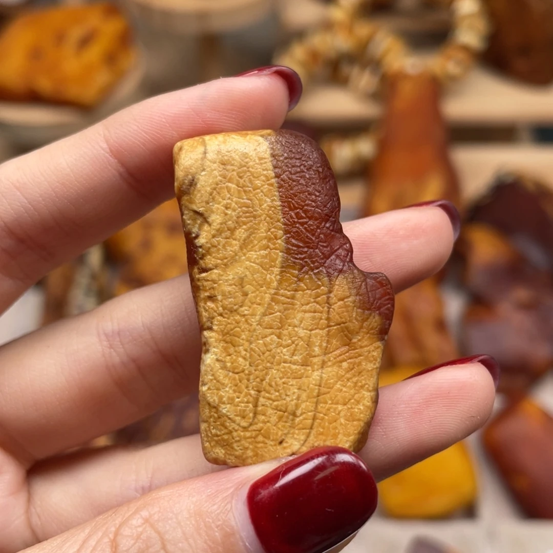 琥珀未镶嵌珠宝奇石