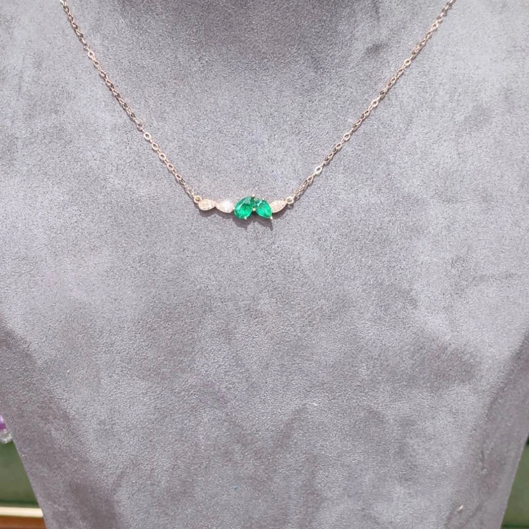 18K金镶嵌项链祖母绿0.6ct